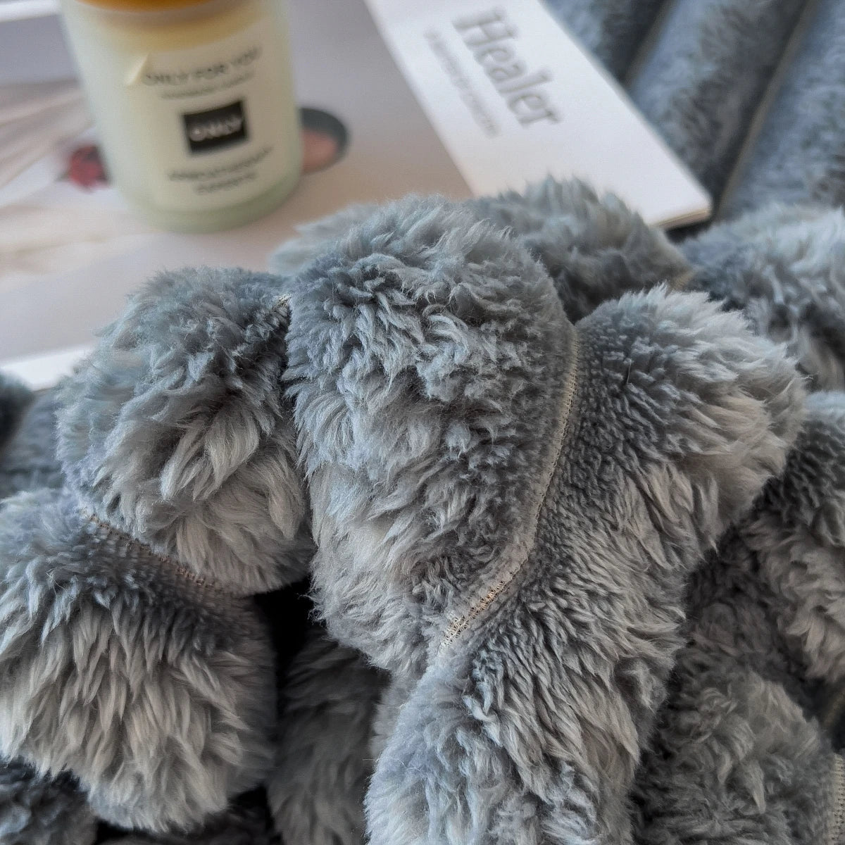 🧶The Cozy Companion: Solid Wide-Stripe Multifunctional Blanket