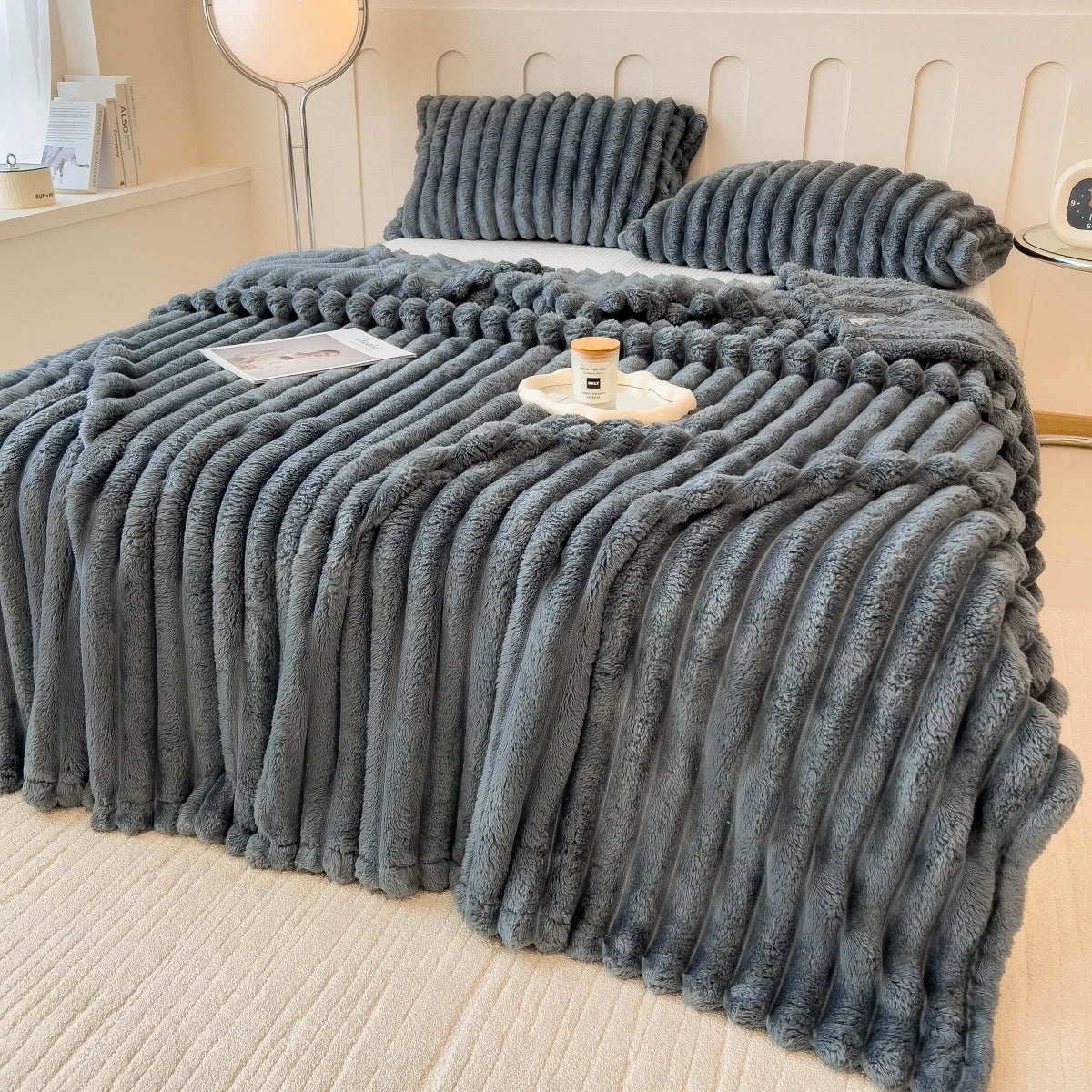 🧶The Cozy Companion: Solid Wide-Stripe Multifunctional Blanket