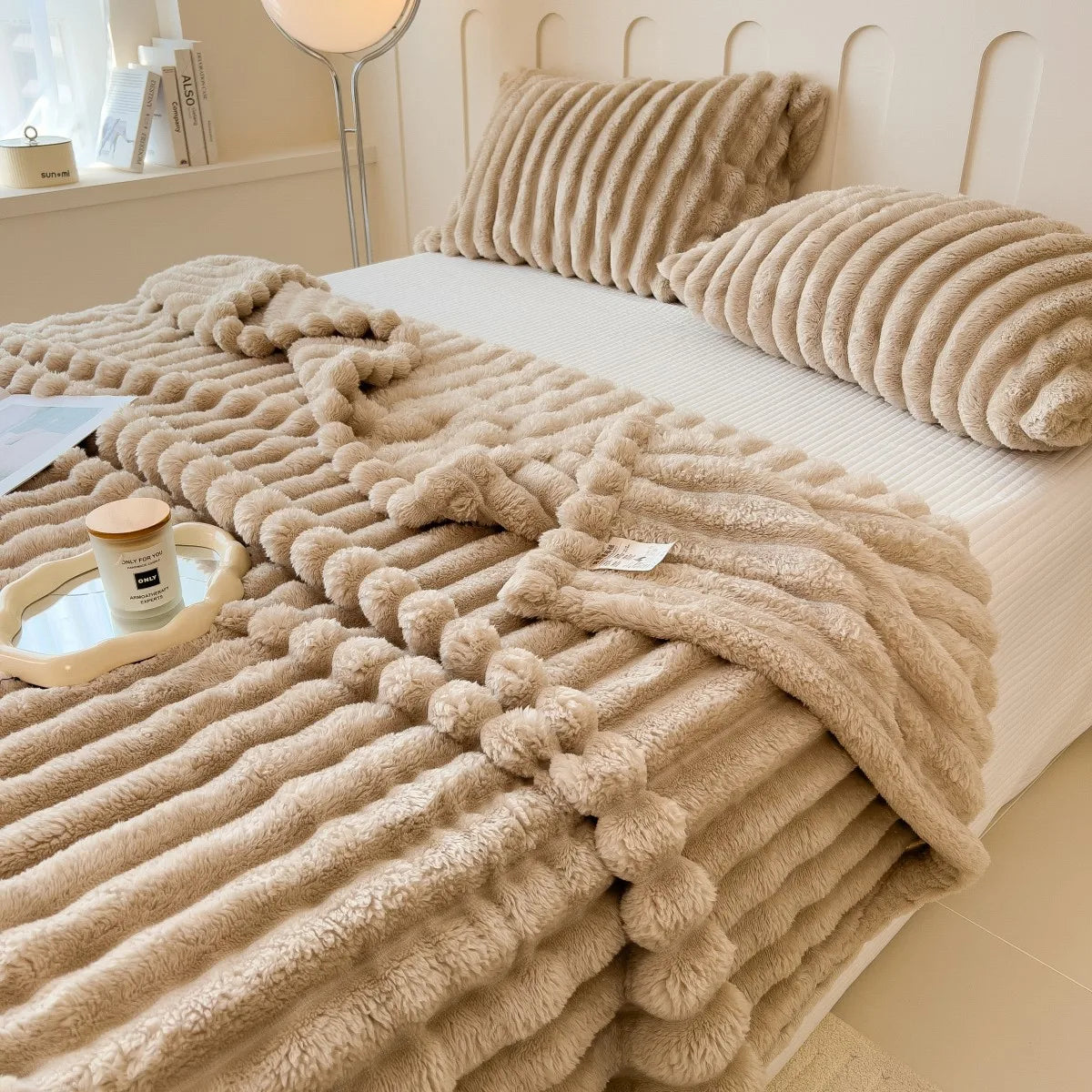🧶The Cozy Companion: Solid Wide-Stripe Multifunctional Blanket