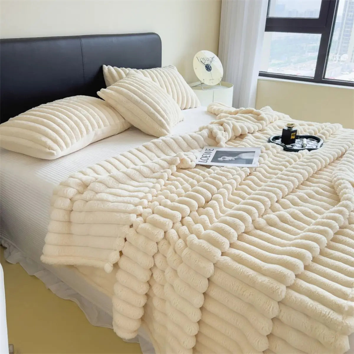 🧶The Cozy Companion: Solid Wide-Stripe Multifunctional Blanket