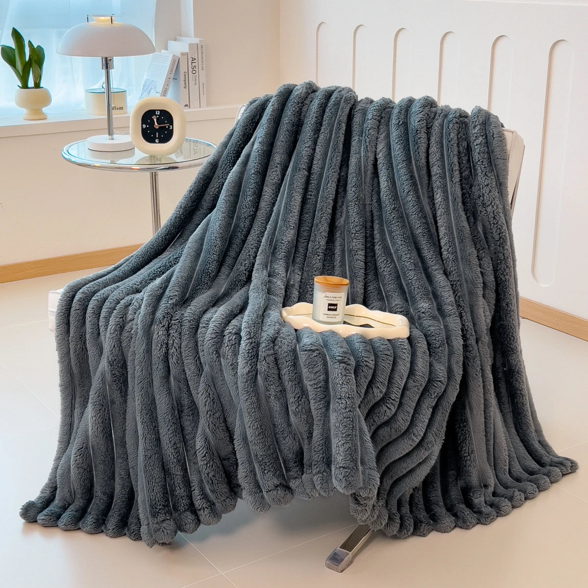 🧶The Cozy Companion: Solid Wide-Stripe Multifunctional Blanket